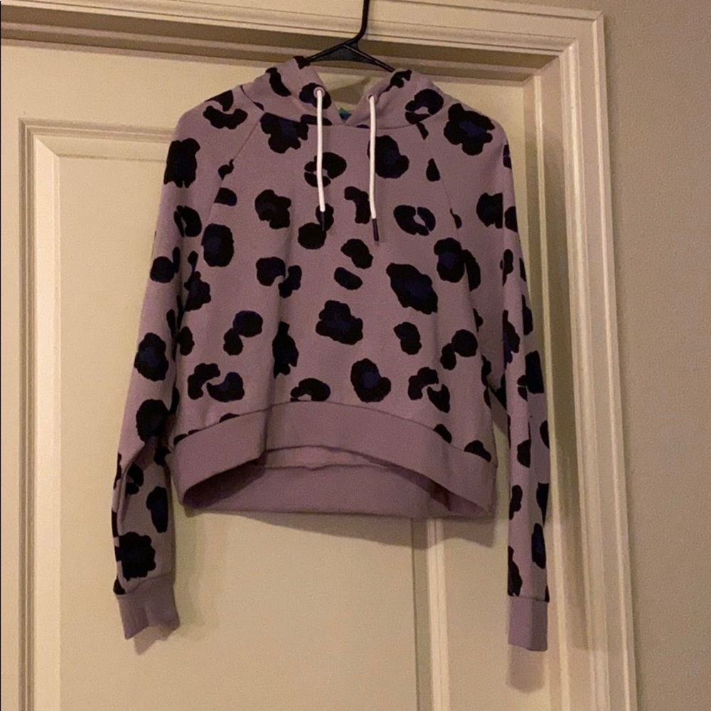 Cropped cheetah hoodie